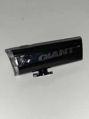 GIANT 捷安特車燈 三段式亮度調整   含有電池