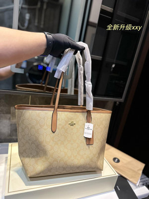 【二手包包】（）size：3527cm新款吸扣單面city托特包coach蔻馳經典logo購物袋tote包大 NO131345