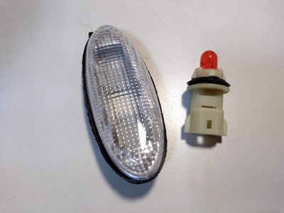 tierra 含燈座燈泡 側燈 轉向燈 葉子板燈 全新副廠零件