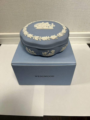 Wedgwood經典手工英國製之jasper浮雕玉石寶盒+原裝紙盒