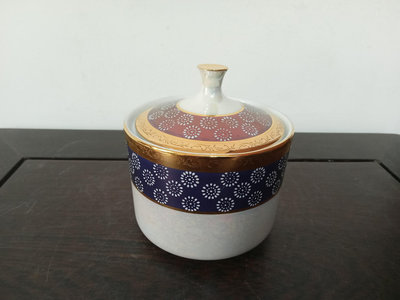 (日本生活用品)早期日本外銷品"NAGOYA glory"花火紋象牙瓷糖罐(A1196)