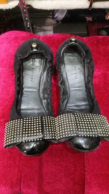 ☆貴族精品☆LV絨布娃娃鞋，黑色，正常使用痕跡狀況如圖，88成新 38號， 尺寸長26.5公分