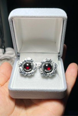 Georg Jensen 喬治傑生 2002 紅石榴石 年度夾式耳環，稀有美品！