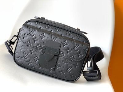 Louis Vuitton S Lock Messenger (M58489)