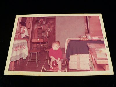 古玩軒~照片.相片.老照片.黑白相片.生活照.台灣早期古早童玩.60年代小木馬.FC121