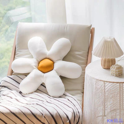 新款推薦 【Insfree】白色六瓣花朵抱枕 靠枕 汽車靠枕 居家裝飾沙發異形靠墊 沙發裝飾枕 房間裝飾 莫蘭迪白色花朵靠枕 可開發票