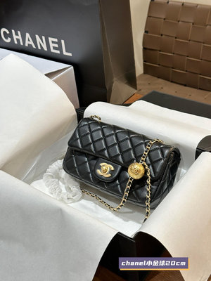 【二手包包】Chanel金球cf大minil,夢中情包羊皮手感非常細膩，沒有想象的那么嬌貴，做舊復古金.球可 NO51257