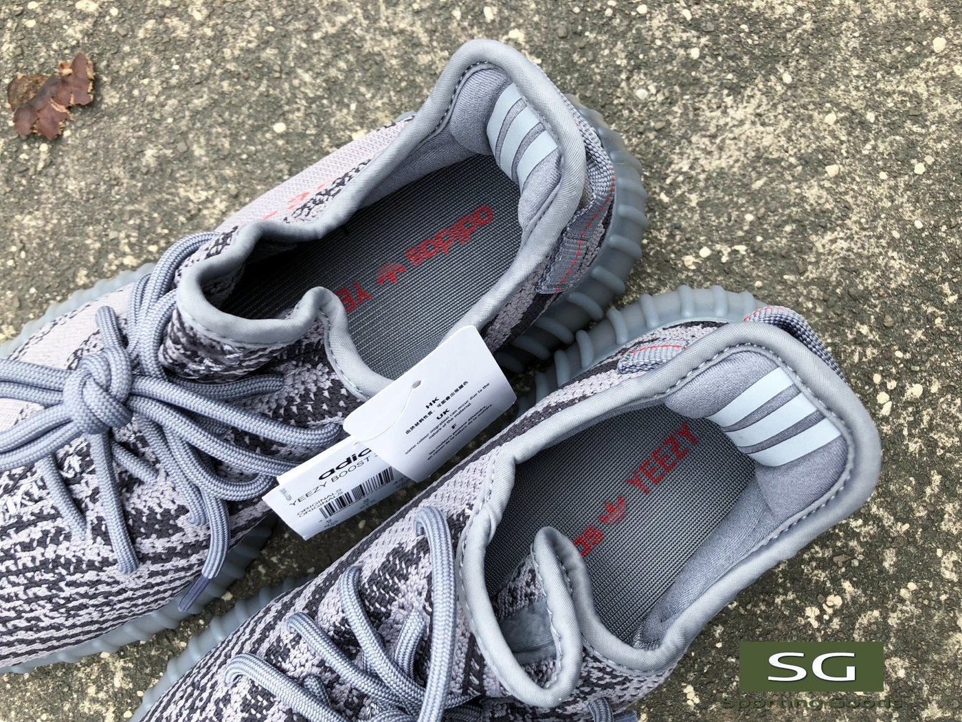 S.G ADIDAS YEEZY BOOST 350 V2 鐵灰色灰斑馬橘紅字肯伊威斯特AH2203