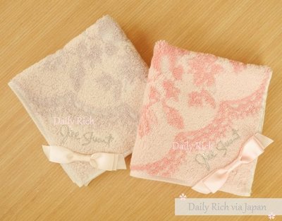 來自日本≋JILL STUART≋花卉浮雕緹花 優雅緞帶蝴蝶結 純棉柔軟手帕 小方巾 2色