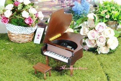 點點蘑菇屋 {音樂鈴}木製平台式鋼琴音樂盒 三腳鋼琴 三角鋼琴 浪漫 鄉村風 現貨