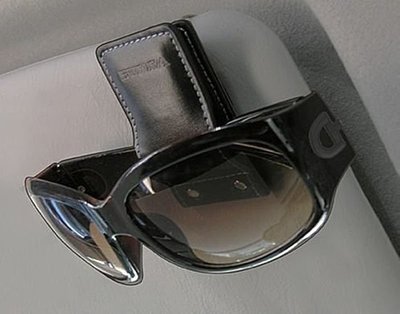 愛瑪小舖-日本 SEIKO EC-123 高質感皮質眼鏡夾 眼鏡夾 眼鏡盒 眼鏡放置架