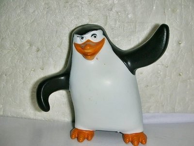 T.(企業寶寶玩偶娃娃)少見2008年麥當勞發行馬達加斯加2-老大Talking Skipper企鵝發聲公仔!
