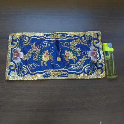早期 金雲 鴛鴦 天鵝 祥獅 雙龍搶珠 手工刺繡 桌巾 藝術片 1個售700元 擺飾 布置