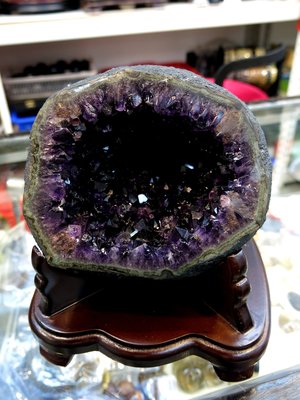 [[晶晶洞洞]]高檔ESP烏拉圭紫水晶洞.重3.17公斤