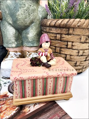 鄉村風 立體哈瓦那娃娃方形有蓋置物盒 仿古做舊尖帽公仔玫瑰花桌上型珠寶盒 戒指首飾盒棉花棒牙線收納盒【歐舍傢居】