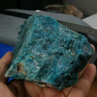 [友克鑫礦業]dd227約重712.5g-藍磷灰 原礦 磷灰石 Apatite 天然水晶 原石 藍磷灰石