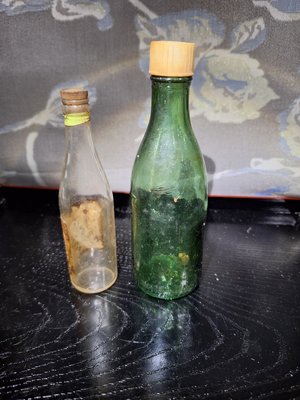 金欣古玩：台灣早期古早件：味王醬油瓶：大同商事股份有限公司出品件老玻璃瓶2件組拍賣／02165