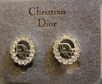 【Dior 迪奧】經典CD LOGO造型夾式耳環, ☆精緻打造，讓您愛不釋手,☆經典CD LOGO