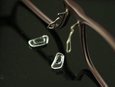 【1對】♥「塑鋼/塑鈦」眼鏡專用（1）「卡式」矽膠鼻墊 超柔軟卡口鼻墊 塞入式眼鏡鼻墊~防滑.抗過敏