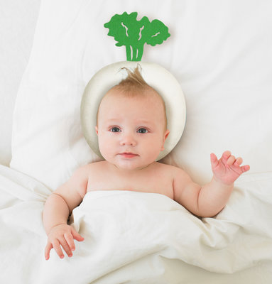 日本TeLasbaby可愛變身嬰兒枕頭 baby pillow (小蘿蔔造型)