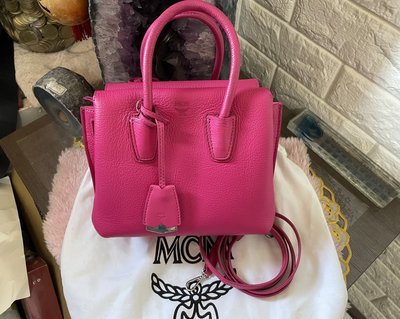 MCM 100%真品 超美超可愛 桃紅色小手提斜背包（可愛價）