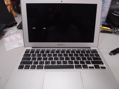 253  apple  macbook air  a1370   2011年    i5  四核心筆電標多賣多少
