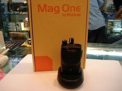 《光華車神無線電》 Mag One by Motorola 【A8】 業務型對講機 A8