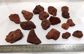 紅火山岩(中顆3～4公分，小顆1~2公分) (造景、培菌、養蝦、綁水草、辣椒榕最適合)