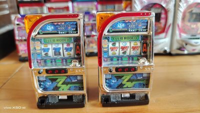 柯先生日本館2003絕版BANDAI盒玩小SLOT電玩機台RODEO俱樂部 拉霸機台框體可手做鑰匙圈擺飾食玩扭蛋寫真拍照