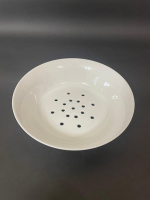 東昇瓷器餐具=白8吋蒸盤 洞盤（蒸洋蔥.滴蜆精.滴雞精）