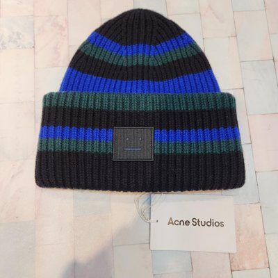 《Amy's shop》日本直購~北歐潮流品牌Acne Studios超美黑綠藍刺繡囧臉造型毛帽~全新現貨