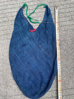 【二手】民國苧麻布染藍色小口袋，小，有個大洞詳細見圖596【木清院】古玩 收藏 古董
