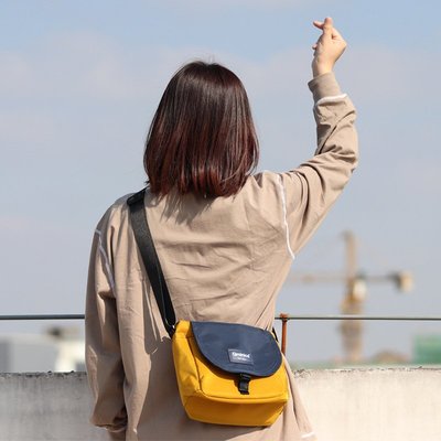 [宜大] 日本Qminica樂天包 郵差包 相機包 防水尼龍包 中性休閒肩背斜背兩用包