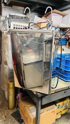 【飲水機小舖】二手飲水機 中古飲水機 冷熱掛壁型飲水機 77 賀眾 UW-100A