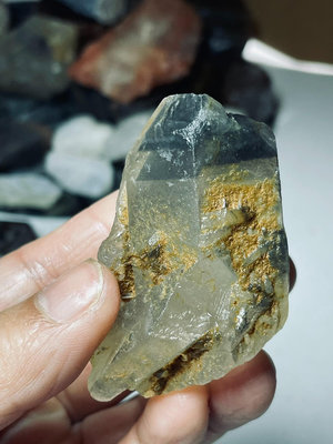 yj392天然灰綠色幽靈原石原礦，產地來自贊比亞 幽靈千層 水晶 擺件 原石【天下奇物】3020