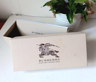 Burberry 巴寶莉 2件組 眼鏡紙盒+說明書 收納盒 TB 經典格紋 英國百年精品 名牌紙盒 紙袋 絲巾 墨鏡