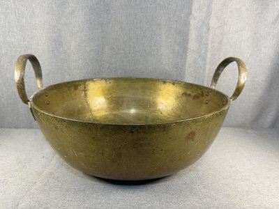 【二手】日本回流老銅鍋、大炒鍋。黃銅材質。可以當火鍋使用也可以當炒菜 回流 擺件 老貨 【景天闇古貨】-3272