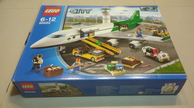 [二手]樂高,Lego 60022 City Cargo Terminal Plane 貨機 飛機 飛機場