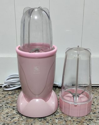 鍋寶 果汁機/多功能蔬果研磨機。。稀有粉紅機