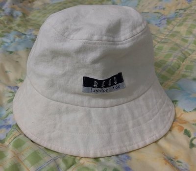 （搬家大出清）近新沒用過 品牌 BEAR fashion top 白色漁夫帽。尺寸約 56公分。MsGracy roots 川久保玲 a la sha