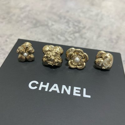 Chanel 胸針 別針 4個一組 愛心 幸運草 山茶花 獅子《精品女王全新&amp;二手》