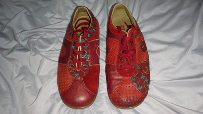 ~保證真品蠻優的 Camper 紅色真皮款35號休閒皮鞋~便宜起標無底價標多少賣多少