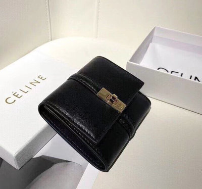 【King女王代購】美國正品Celine 2022新款 牛皮鎖釦經典三折 短皮夾卡包零錢包*附購證