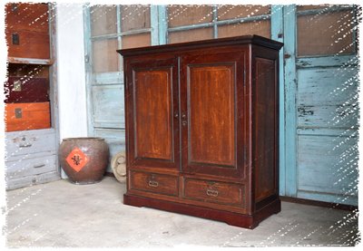 ^_^ 多 桑 台 灣 老 物 私 藏 ----- 素麗原漆的台灣老檜木書櫃