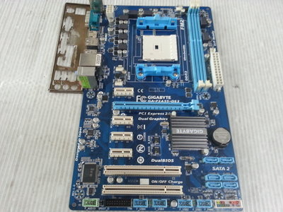 【 創憶電腦 】技嘉 GA-F2A55M-DS3 DDR3 FM2 腳位 大板 主機板 直購價400元