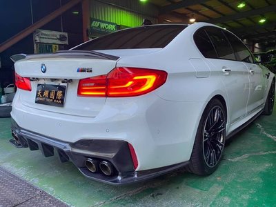【天翊國際】BMW F90 M5 3D款 三件式 碳纖維後下巴 (另有台規版)