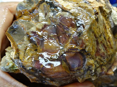 《藍晶寶石玉石特賣》→〈原石系列〉→天然金線虎皮年糕塊狀紫玉心臟玉髓原礦〈20.6公斤〉→Z1