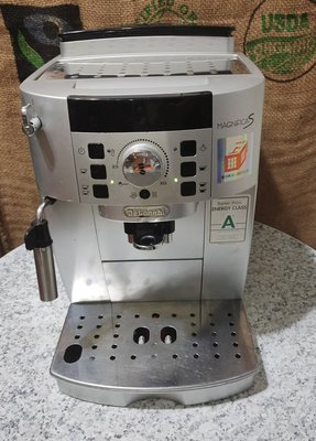 中古DeLonghi ECAM 22.110.SB 風雅型自動咖啡機 2016