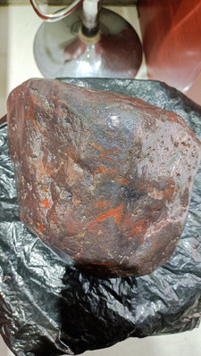 【二手】 新疆雞血紅紅伊丁籽料原石，重11公斤，產自新疆瑪納斯河，密度1383 和田玉 原石 玉籽料【板橋雅玩】