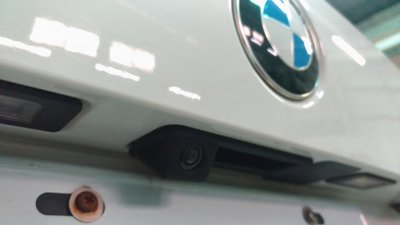 [樂克影音] BMW E84  X1  原廠型手扣式倒車顯影系統  防水橡膠非原廠環保材質